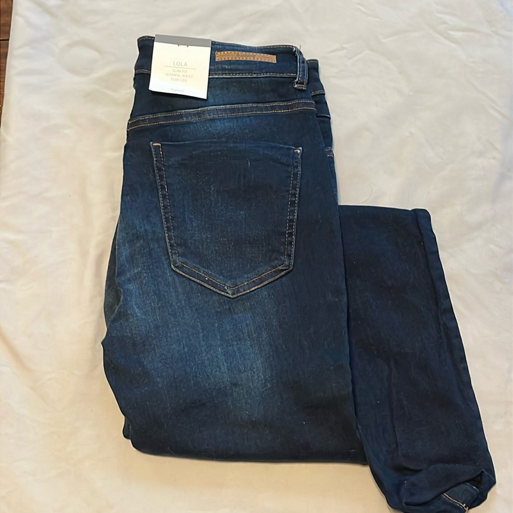 New Lola jeans size 28